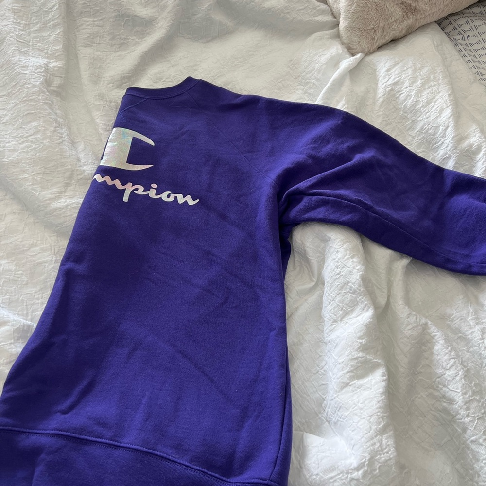 crew neck
